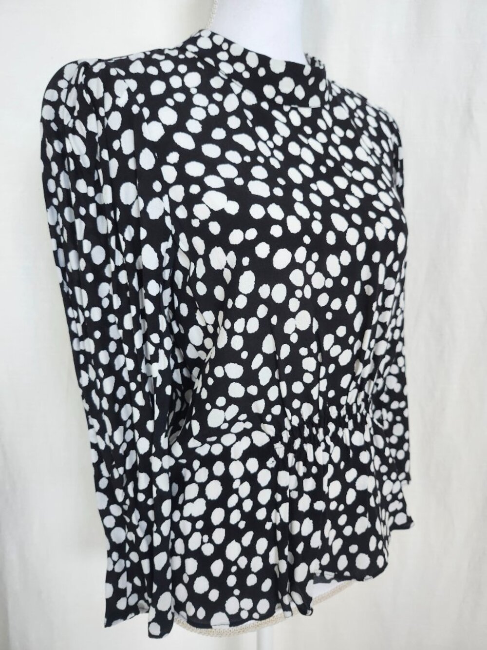 Zara Mock neck Puff Sleeve Top Blouse Size M Black White - Picture 4 of 8